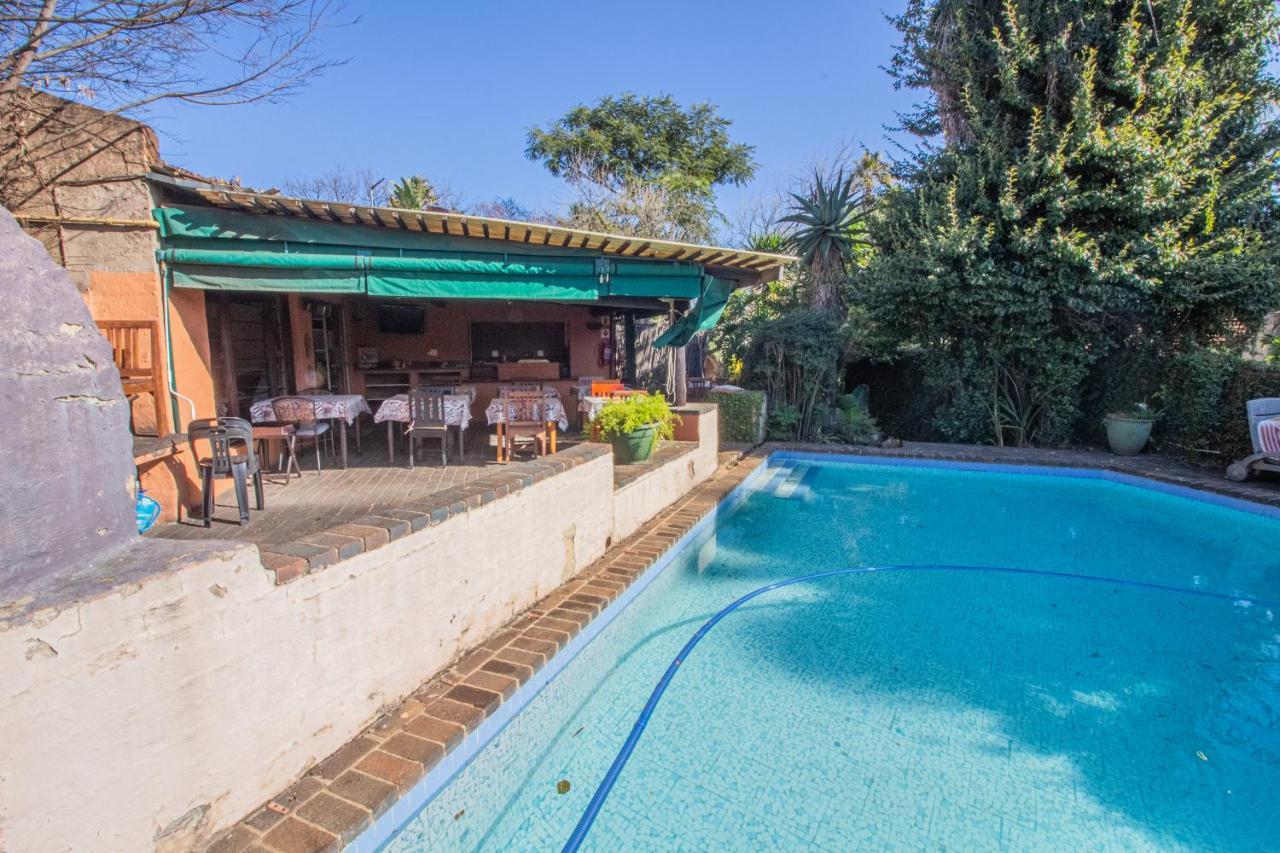 Uxolo Guest House Johannesbourg Extérieur photo