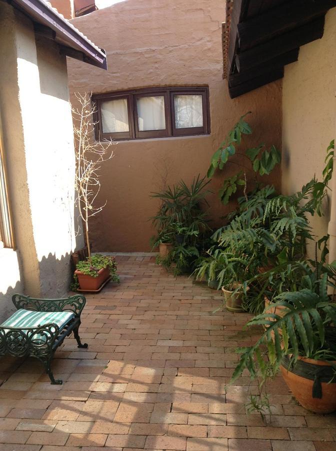 Uxolo Guest House Johannesbourg Extérieur photo